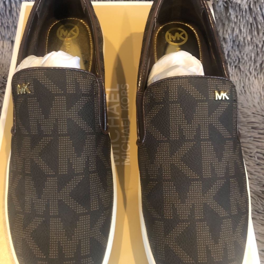 Michael Kors Keaton Slip On - Picture 6 of 9